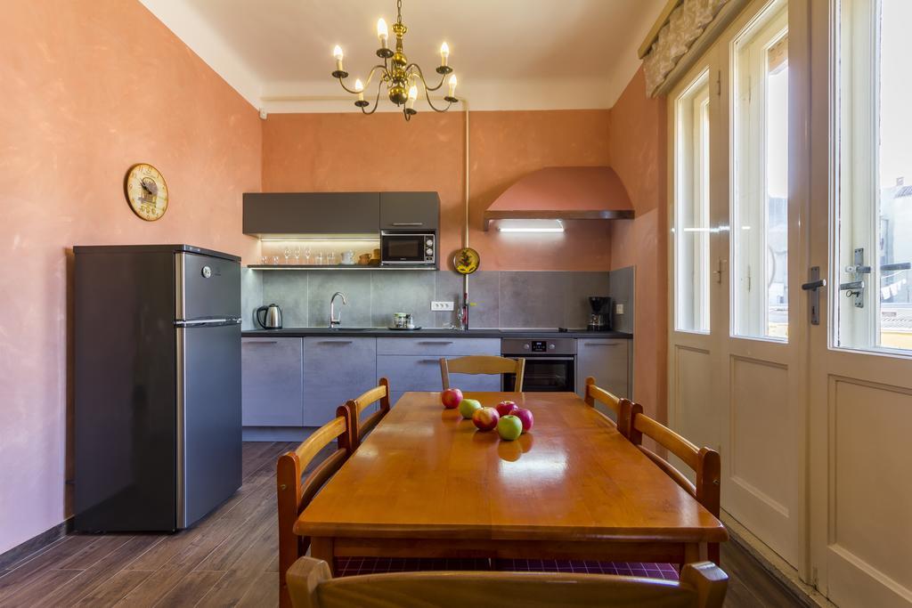 Spacious & Smart Center Apartment PUY Eksteriør bilde